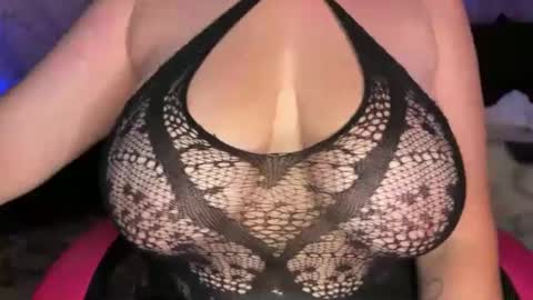 BossMom online show from September 2025 05:46:01 PM