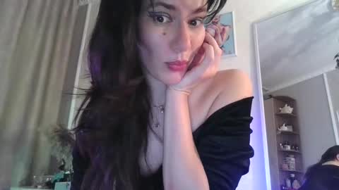 Bossy online show from November 2025 08:42:01 PM