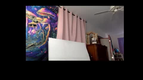 Bottomboo7 online show from December 2024 01:21:01 PM