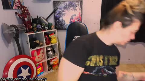 Pumpkin Butt online show from January 2025 04:28:02 PM