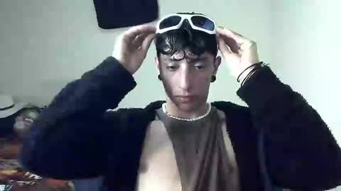 Snapshot of boy_fox_guys chatting on January 2025 04:10:02 AM Boy Astro online show from January 2025 04:10:02 AM