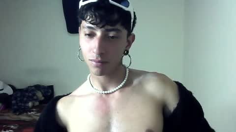 Snapshot of boy_fox_guys chatting on January 2025 04:43:01 AM Boy Astro online show from January 2025 04:43:01 AM