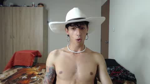 Snapshot of boy_fox_guys chatting on February 2025 12:59:02 AM Boy Astro online show from February 2025 12:59:02 AM