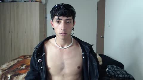Snapshot of boy_fox_guys chatting on February 2025 01:19:02 AM Boy Astro online show from February 2025 01:19:02 AM