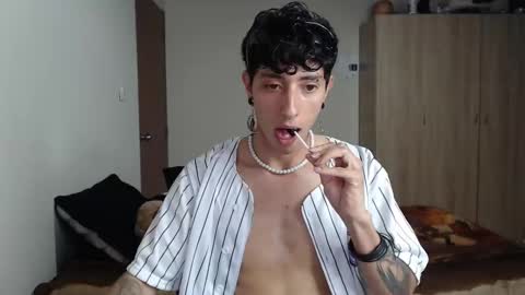 Snapshot of boy_fox_guys chatting on February 2025 01:11:02 AM Boy Astro online show from February 2025 01:11:02 AM