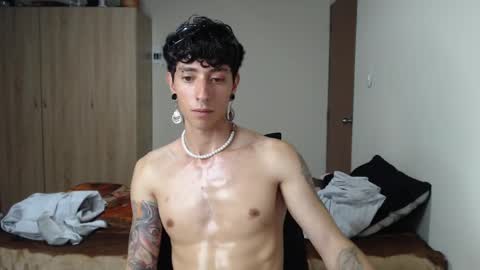 Snapshot of boy_fox_guys chatting on February 2025 04:18:02 AM Boy Astro online show from February 2025 04:18:02 AM