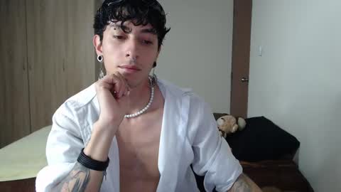 Snapshot of boy_fox_guys chatting on February 2025 01:05:01 AM Boy Astro online show from February 2025 01:05:01 AM