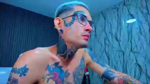 boy_tatto77 online show from January 2026 06:10:01 PM
