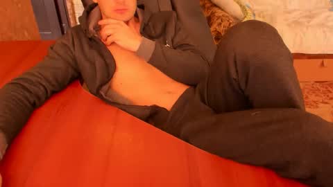 Snapshot of boyapollon chatting on September 2025 07:31:01 AM BoyApollon online show from September 2025 07:31:01 AM