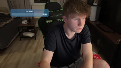 Snapshot of boykik chatting on January 2025 01:06:01 AM Eddie online show from January 2025 01:06:01 AM