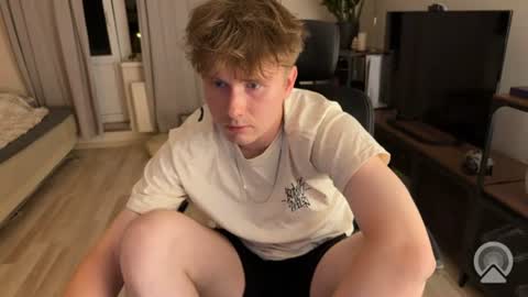 Snapshot of boykik chatting on August 2026 08:36:01 PM Eddie online show from August 2026 08:36:01 PM