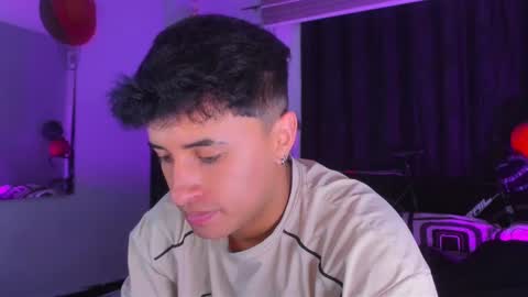 miguel  online show from February 2025 11:34:02 PM