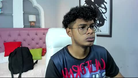 Snapshot of boylittle19cm chatting on September 2025 12:21:02 PM Jackson online show from September 2025 12:21:02 PM