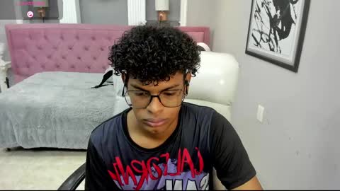 Snapshot of boylittle19cm chatting on October 2025 12:17:01 PM Jackson online show from October 2025 12:17:01 PM