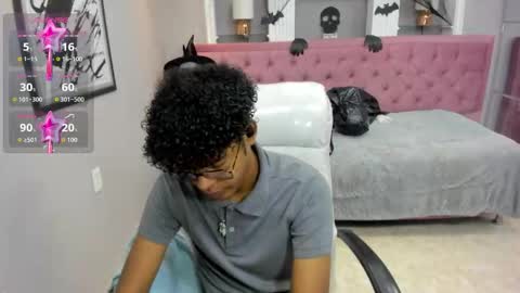 Snapshot of boylittle19cm chatting on October 2025 11:55:02 AM Jackson online show from October 2025 11:55:02 AM