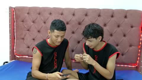 ALEX - TAYLER  -MIKE online show from January 2025 01:56:02 PM