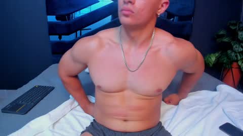 Snapshot of brad_summer chatting on January 2025 08:48:01 PM brad summer online show from January 2025 08:48:01 PM