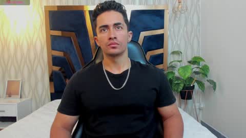Snapshot of brad_summer chatting on January 2025 02:19:01 PM brad summer online show from January 2025 02:19:01 PM