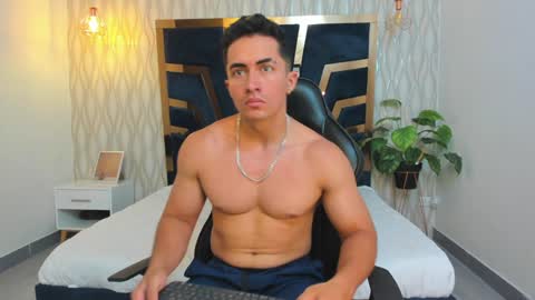 Snapshot of brad_summer chatting on January 2025 05:21:01 PM brad summer online show from January 2025 05:21:01 PM