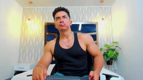 Snapshot of brad_summer chatting on February 2025 05:17:02 PM brad summer online show from February 2025 05:17:02 PM