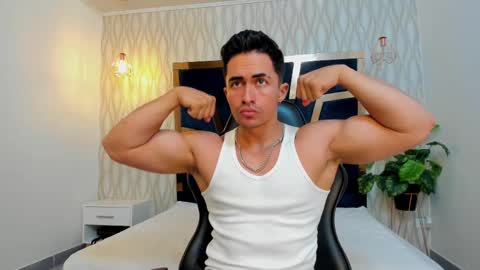 Snapshot of brad_summer chatting on March 2025 05:18:01 PM brad summer online show from March 2025 05:18:01 PM