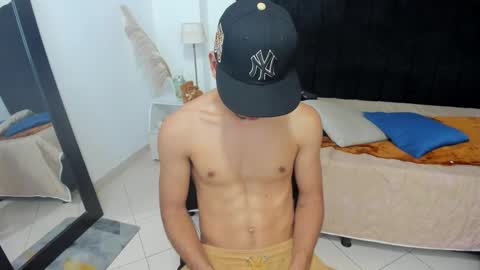 Snapshot of brad_usma chatting on February 2025 04:12:02 AM BRAD USMA online show from February 2025 04:12:02 AM