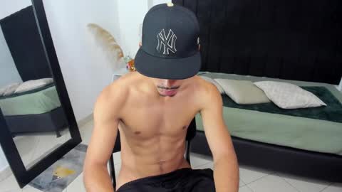 Snapshot of brad_usma chatting on March 2025 03:53:02 AM BRAD USMA online show from March 2025 03:53:02 AM