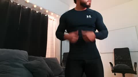 Snapshot of bradley_martinez chatting on December 2024 07:22:01 PM Bradley Martinez online show from December 2024 07:22:01 PM