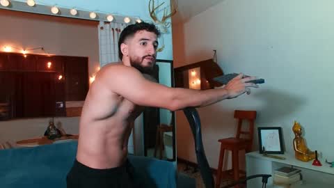 Snapshot of bradley_martinez chatting on January 2025 11:39:01 PM Bradley Martinez online show from January 2025 11:39:01 PM