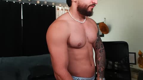 Snapshot of bradley_martinez chatting on February 2025 03:15:02 PM Bradley Martinez online show from February 2025 03:15:02 PM