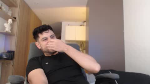 Bradley online show from October 2025 06:37:01 PM