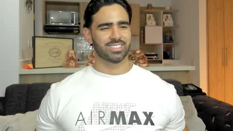 bradleymartin7 online show from October 2025 02:25:02 AM