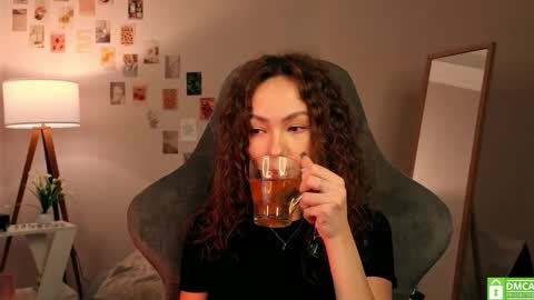 Snapshot of branchwithflowers chatting on November 2025 12:38:02 PM Lilly online show from November 2025 12:38:02 PM