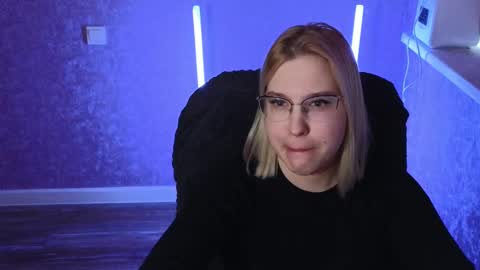 Belle  online show from February 2025 09:13:02 AM