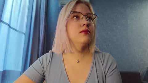 Belle  online show from October 2025 03:09:02 AM