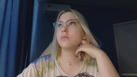 Belle  online show from November 2025 07:51:01 AM