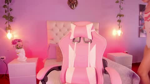   online show from January 2025 01:20:01 PM