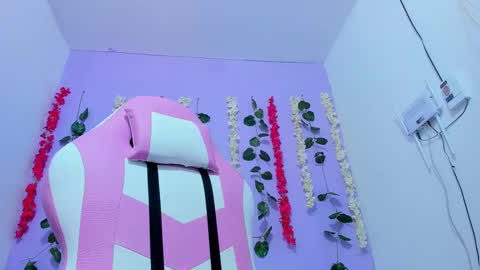bratz_evans online show from December 2024 01:43:02 PM