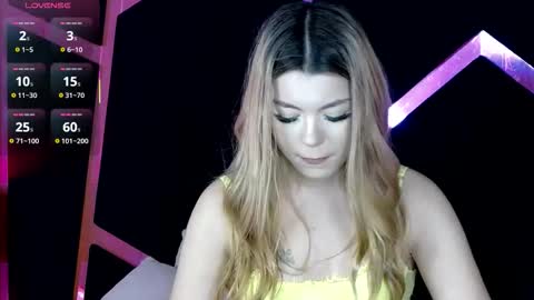 Zeline online show from December 2025 07:53:02 PM