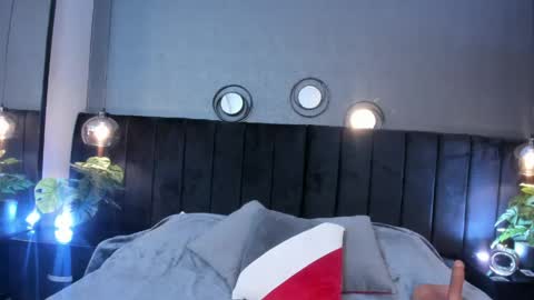   online show from April 2026 09:28:01 PM