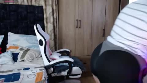 Brenda online show from September 2025 01:19:02 AM