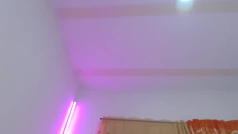 Brenda online show from October 2025 04:32:01 AM