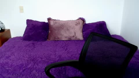 brendasantos_77 online show from November 2025 05:46:02 PM