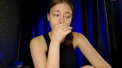 Mia   online show from May 2026 07:25:02 AM