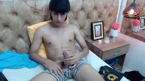 Esteban online show from February 2025 04:47:01 AM