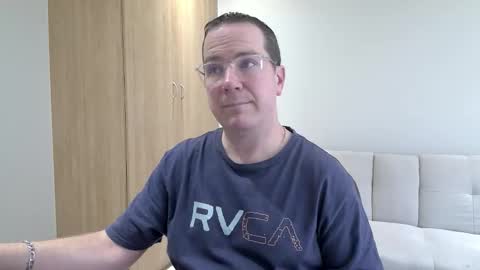 Snapshot of brettdj chatting on November 2025 12:58:02 PM Brett online show from November 2025 12:58:02 PM