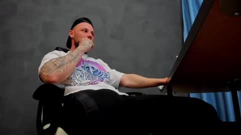 Snapshot of brianhunts chatting on March 2025 06:46:01 AM Brian online show from March 2025 06:46:01 AM