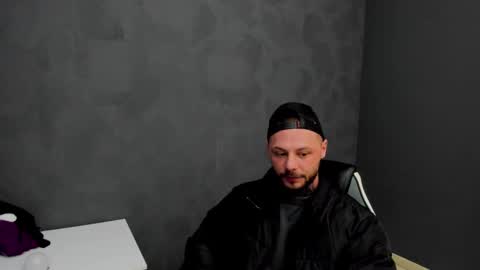 Snapshot of brianhunts chatting on March 2025 06:54:02 AM Brian online show from March 2025 06:54:02 AM