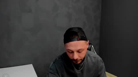 Snapshot of brianhunts chatting on March 2025 05:33:01 AM Brian online show from March 2025 05:33:01 AM