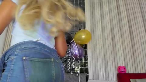 Brianna Chelsea  online show from October 2025 12:06:01 PM